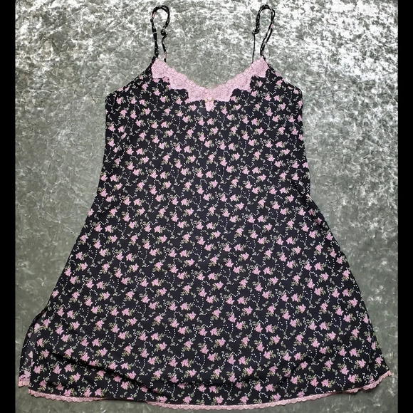 Lai Design Floral Slip - Picture 1 of 7